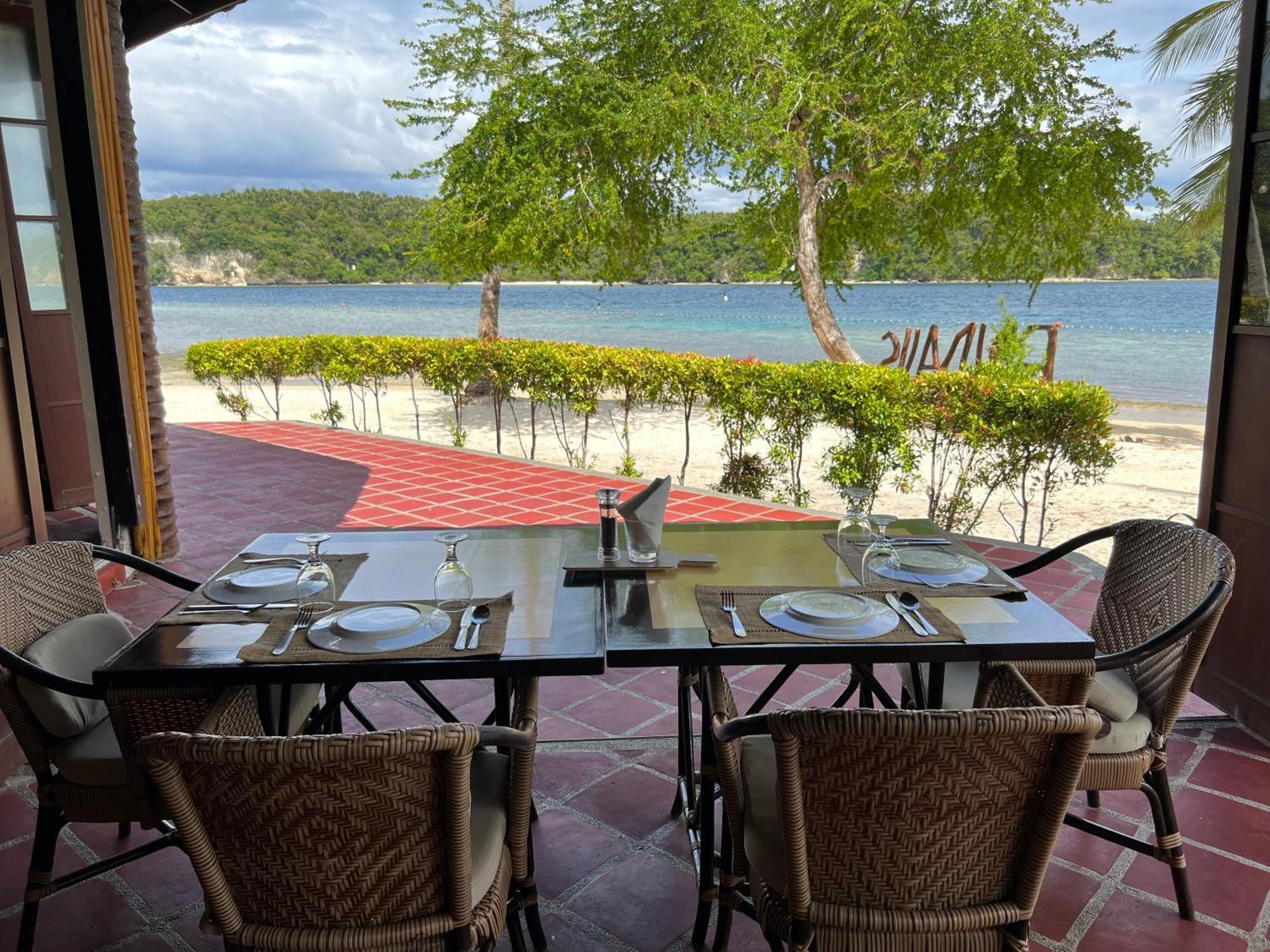 Fridays Puerto Galera Hotell Eksteriør bilde