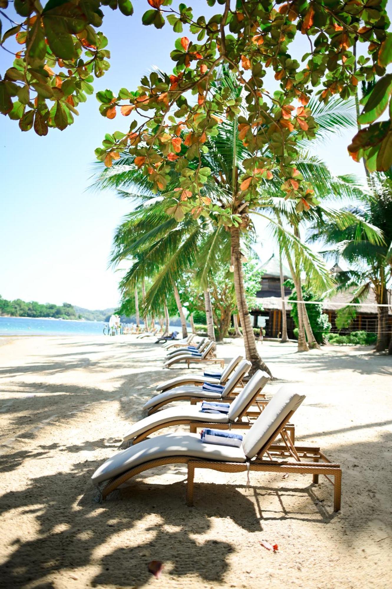Fridays Puerto Galera Hotell Eksteriør bilde