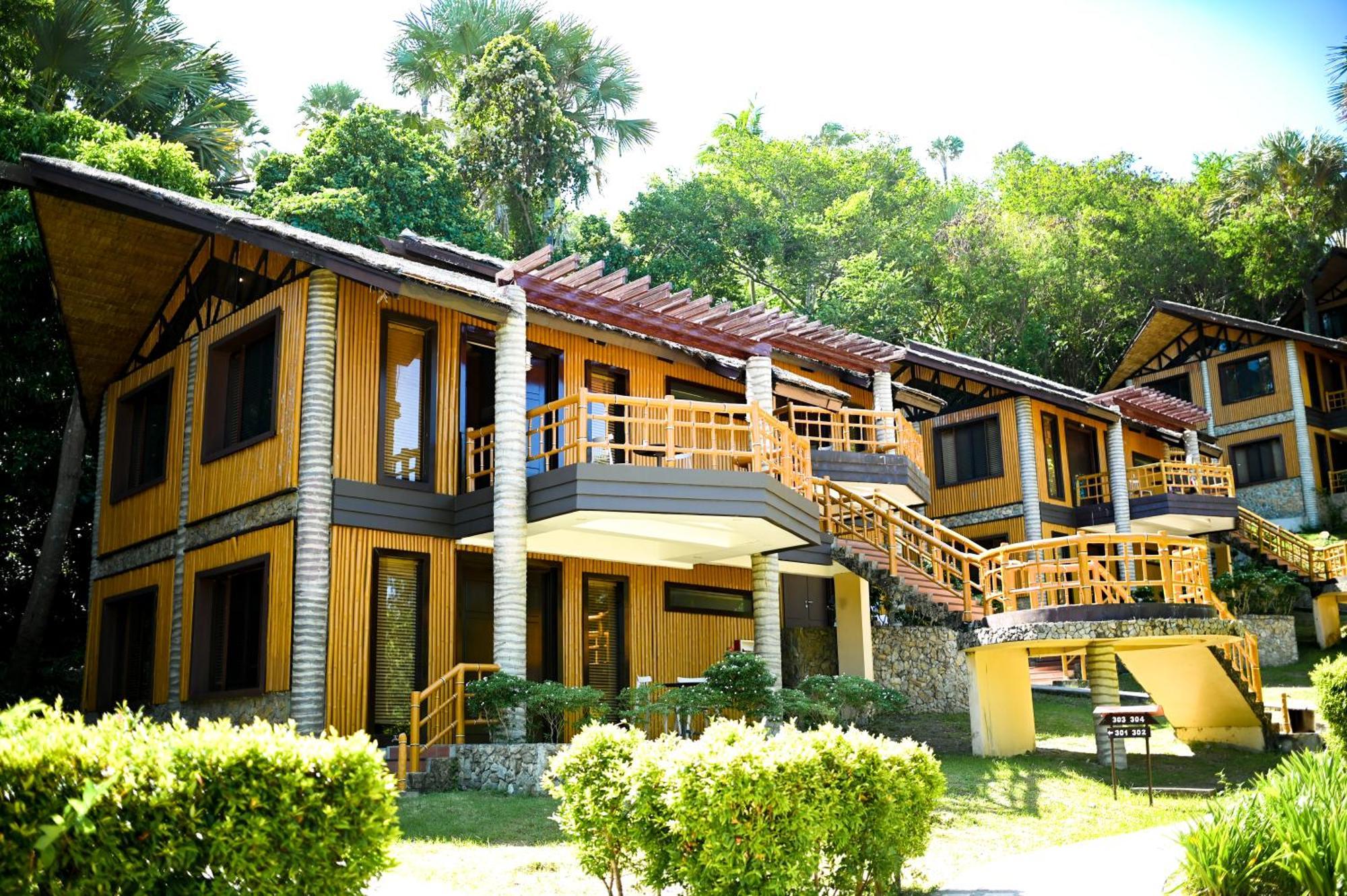 Fridays Puerto Galera Hotell Eksteriør bilde